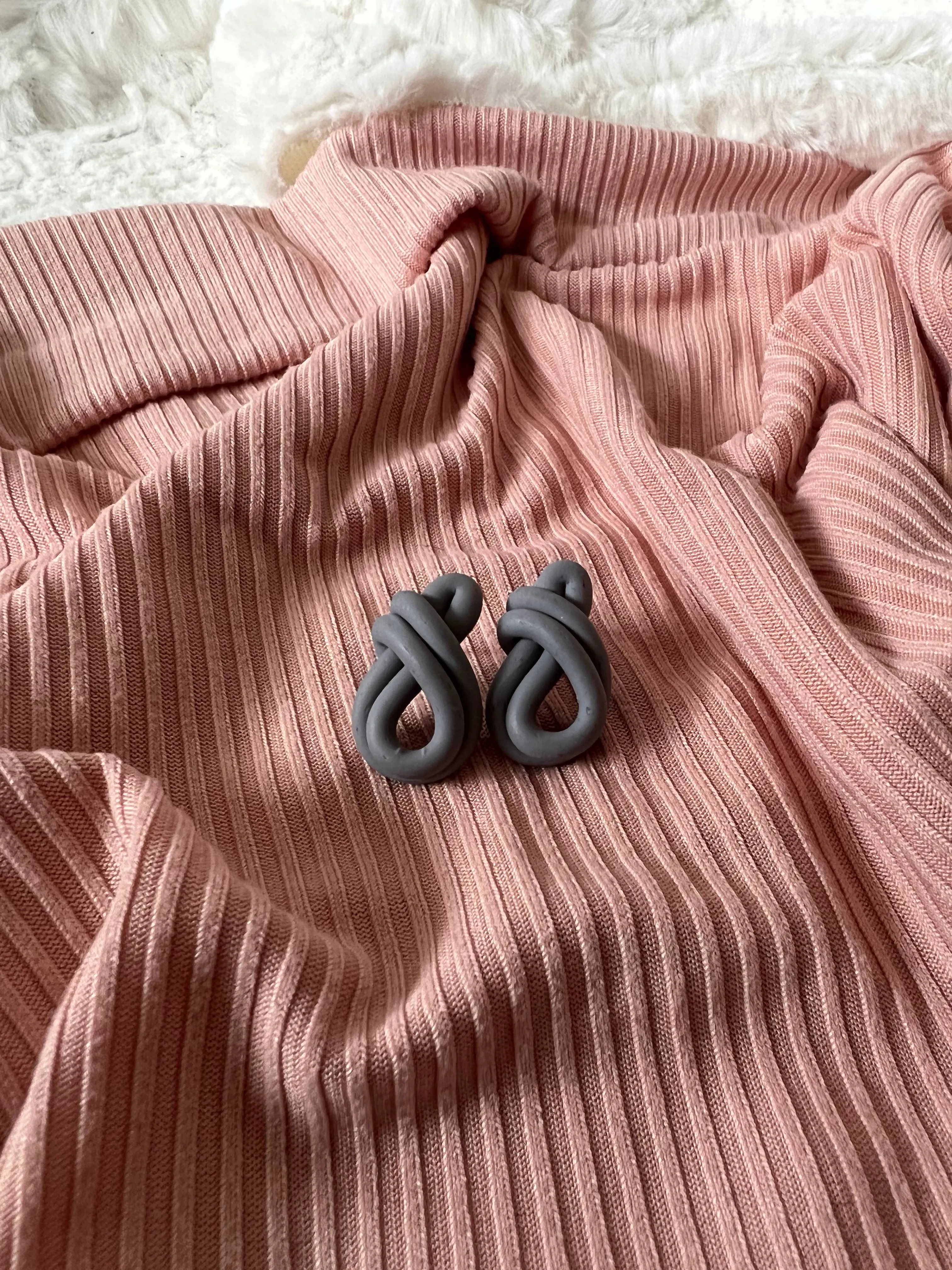 Figure Eight Sandstone Stud Earrings