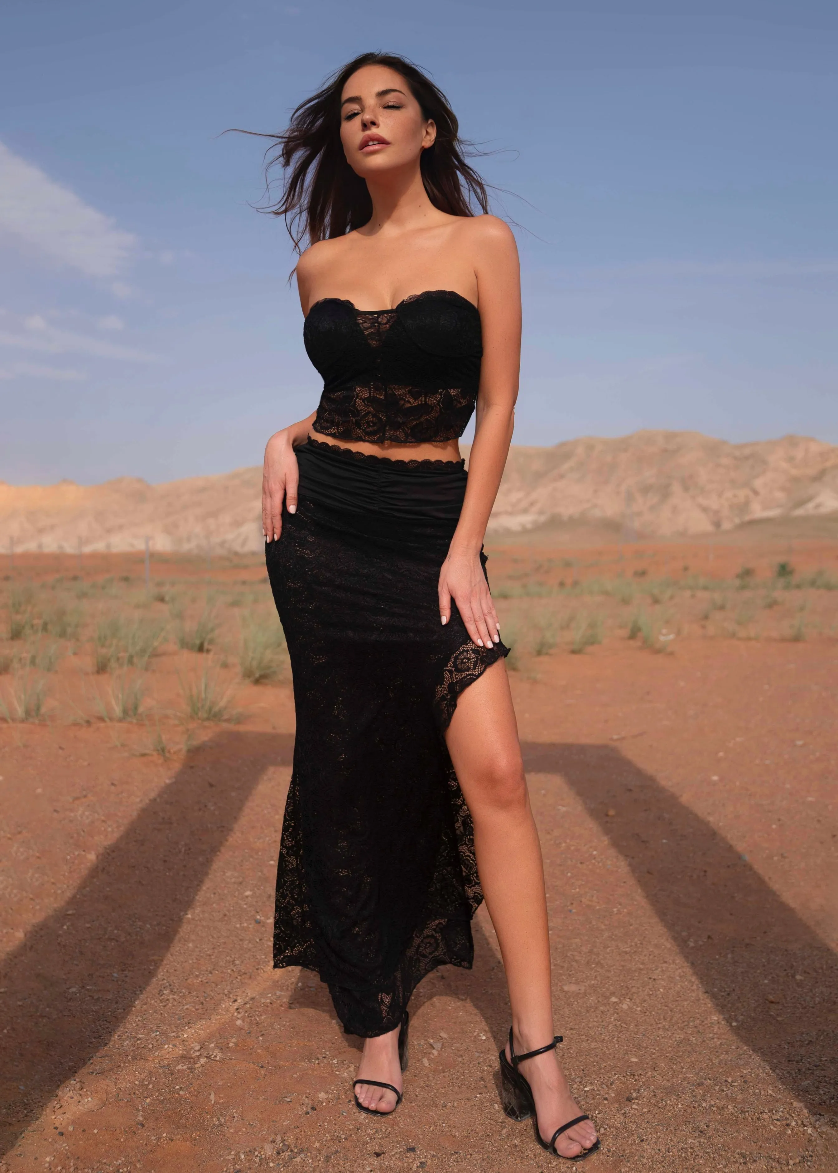 THE REI LACE MAXI SET